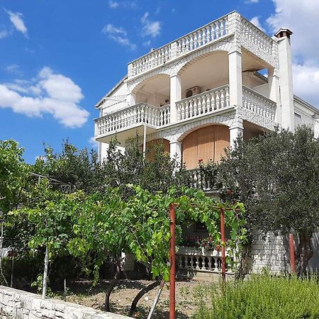 Apartments And Rooms With Parking Space Kastel Stafilic, Kastela - 18673 Exteriér fotografie