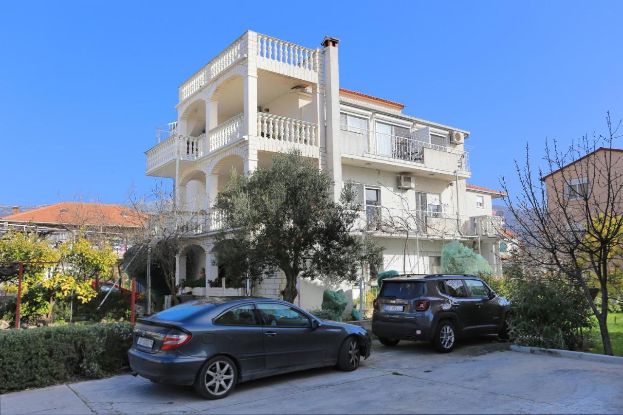 Apartments And Rooms With Parking Space Kastel Stafilic, Kastela - 18673 Exteriér fotografie