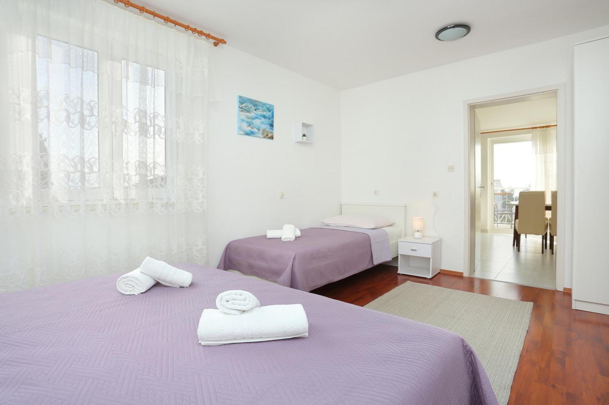 Apartments And Rooms With Parking Space Kastel Stafilic, Kastela - 18673 Pokoj fotografie